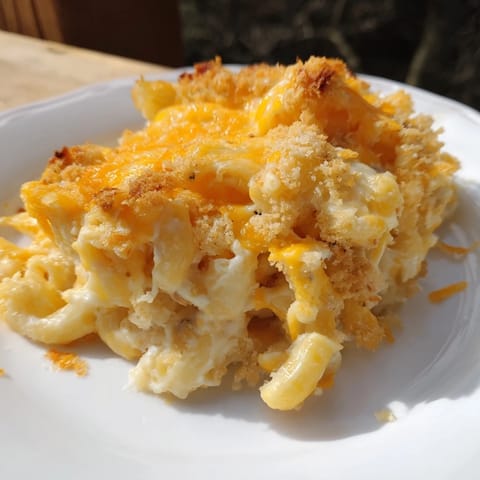 Old-Fashioned Baked Mac Cheese